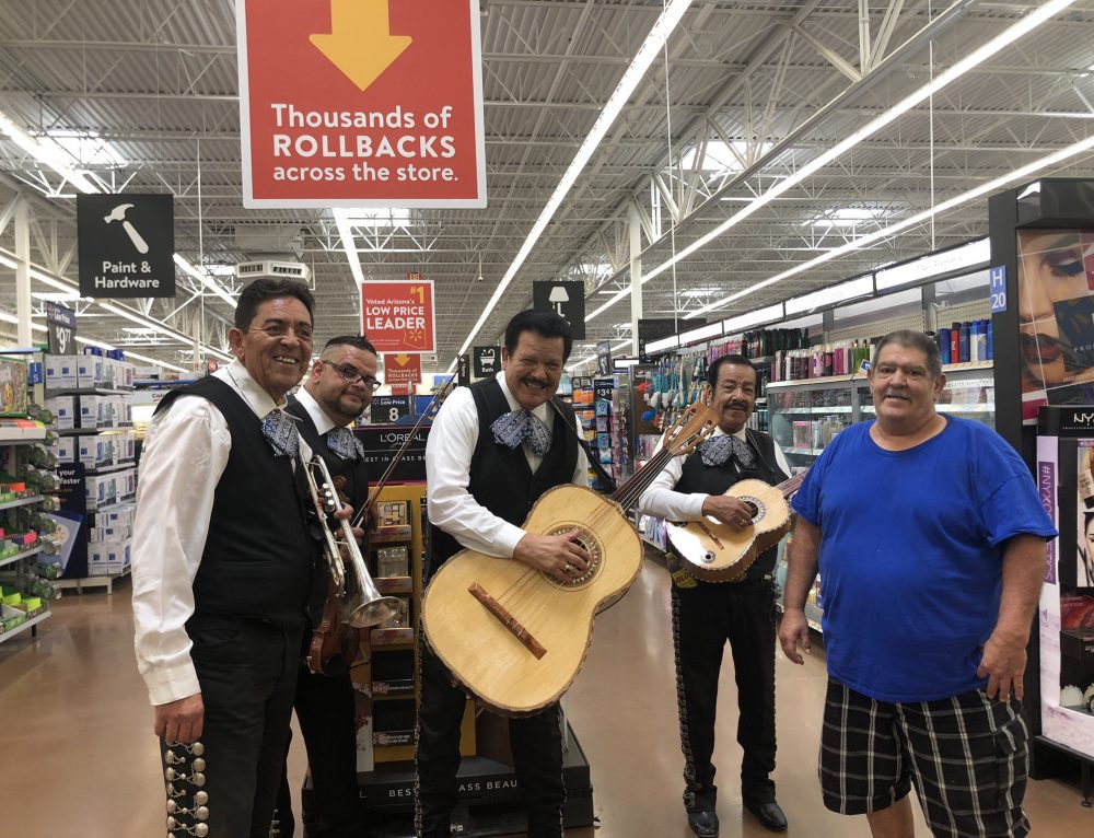 Deck the Halls with Mariachi Christmas Tunes