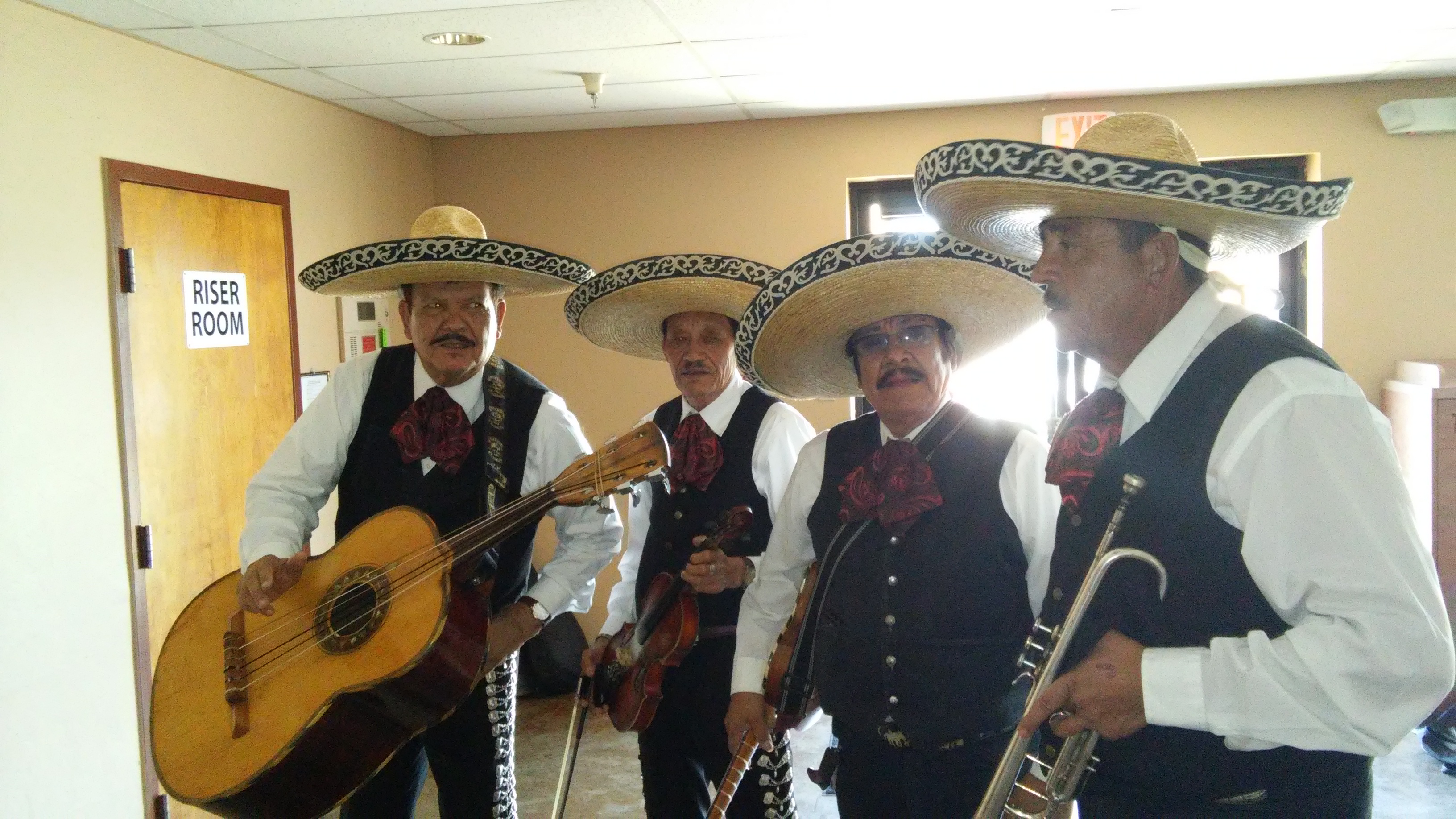 Mariachi Alegre de Tucson in performance